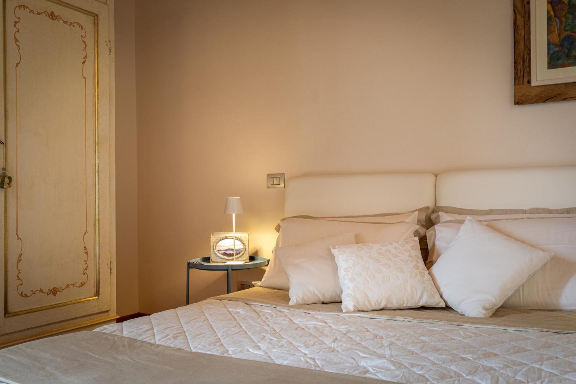 Il Castro Luxury Apartments San Gimignano Exteriör bild